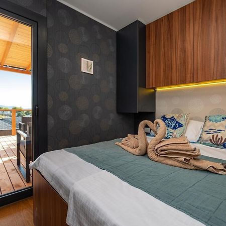 C'Est La Vie Villa Drage Bagian luar foto