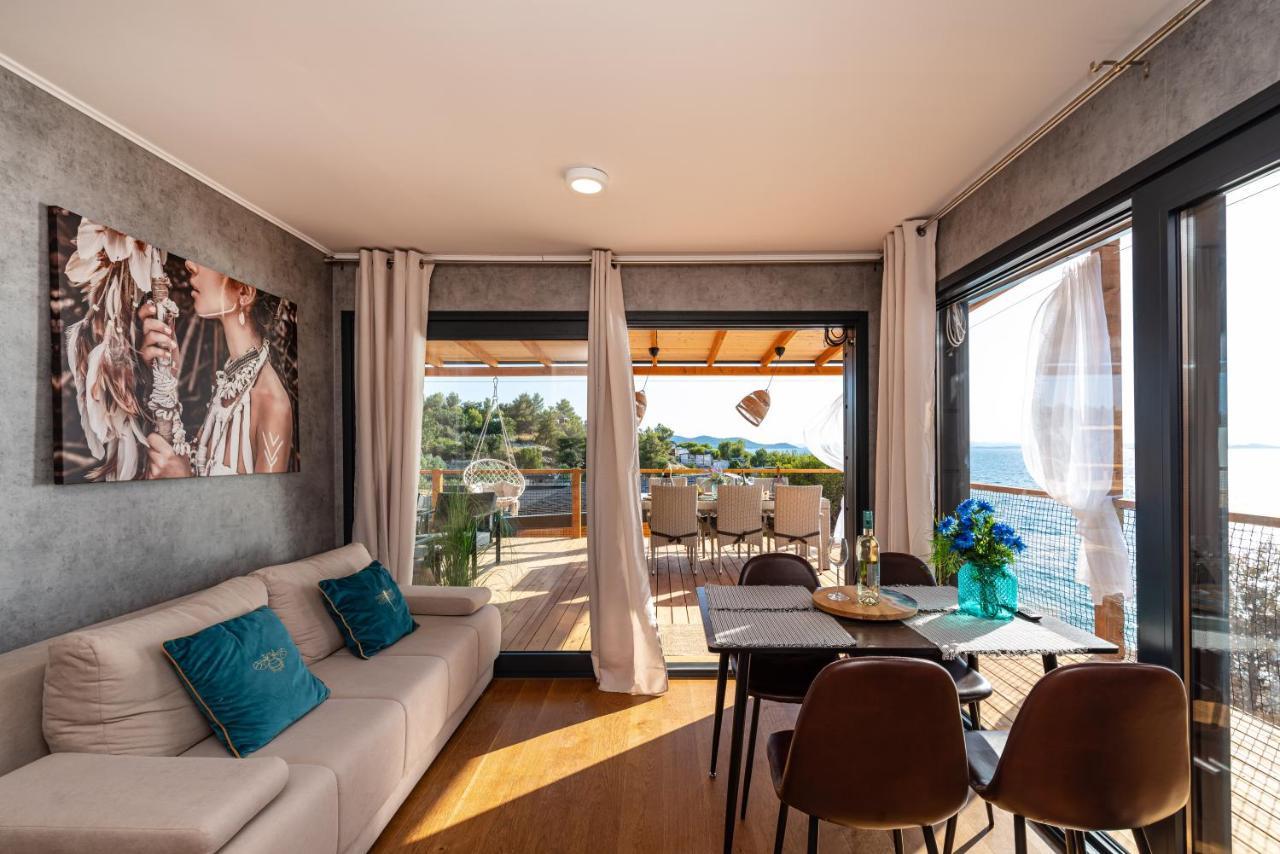 C'Est La Vie Villa Drage Bagian luar foto
